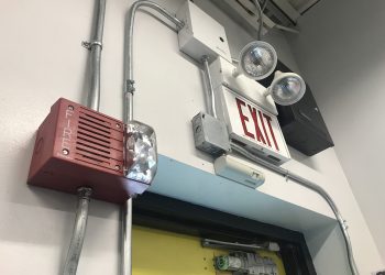 Combate a incêndios e evacuação de pessoas